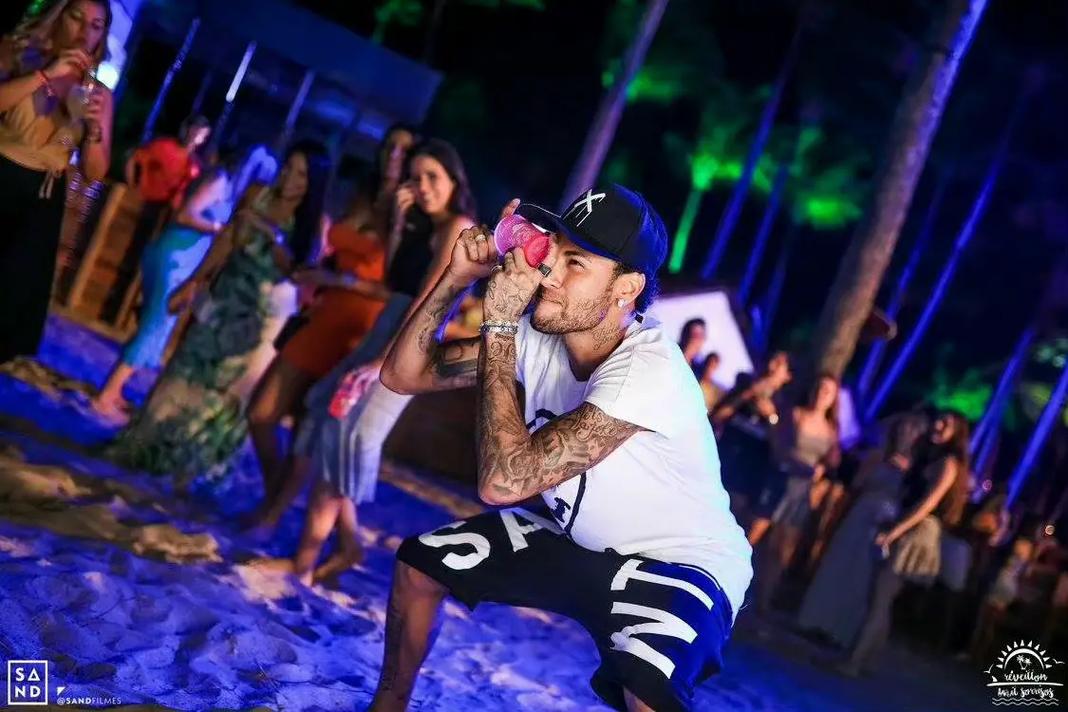 中超-主场大胜河南队 上海海港领跑联赛积分榜